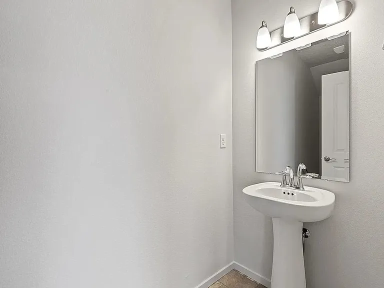 17520 E Desmet Ave — Photo 19