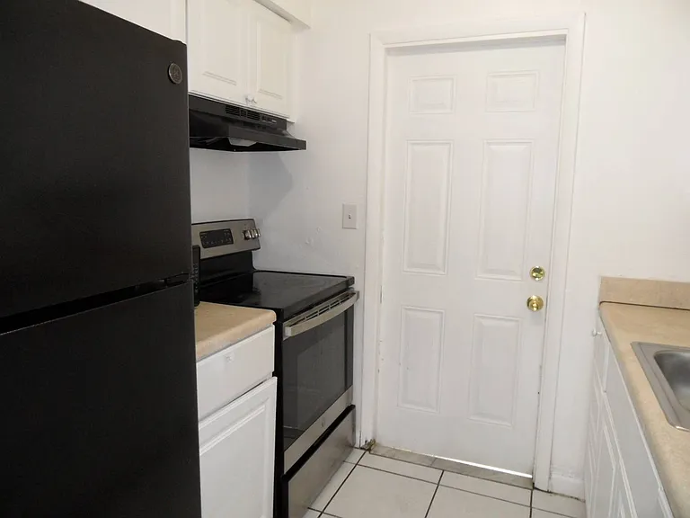 3021 NE 7th Ave #D — Photo 12