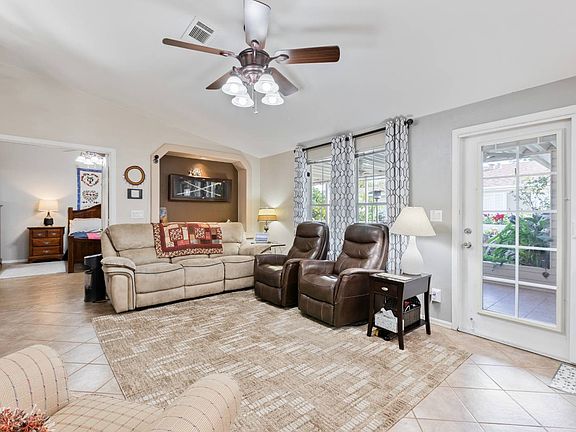 5th image of 2550 S Ellsworth Rd Unit 516