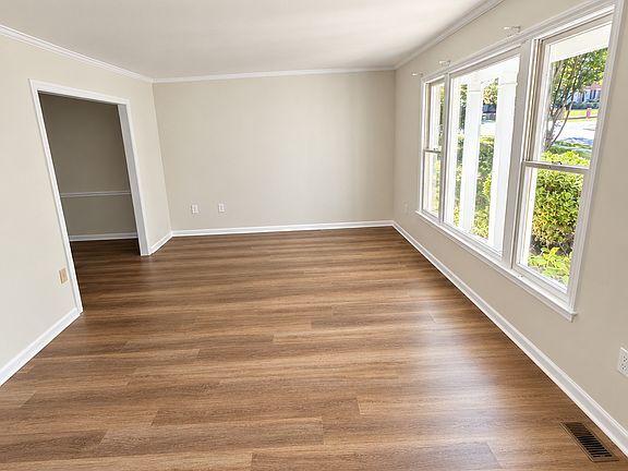 5th image of 1734 Mayfair Pl