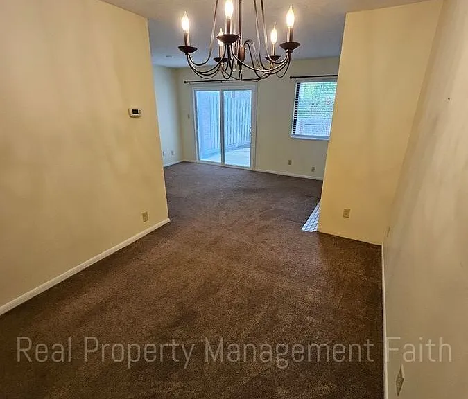 14 Greenwood Trl N — Photo 7