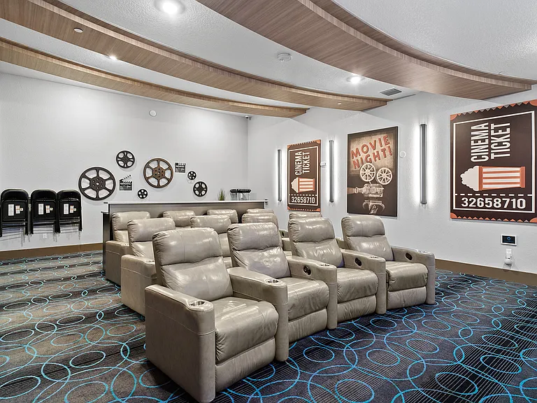 Centre Pointe Apartments — Photo 33