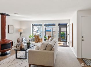 8229 212th St SW APT 102, Edmonds, WA 98026