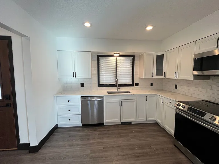 9225 Garrison Way — Photo 2