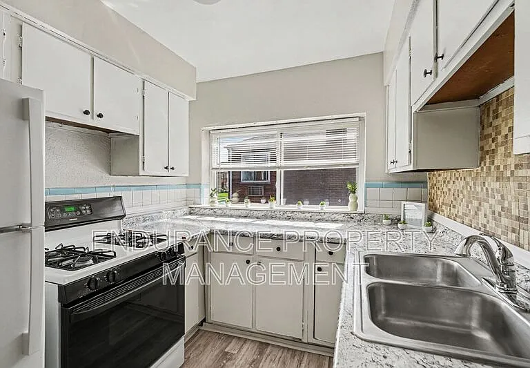 629 Maple Dr #4 — Photo 6
