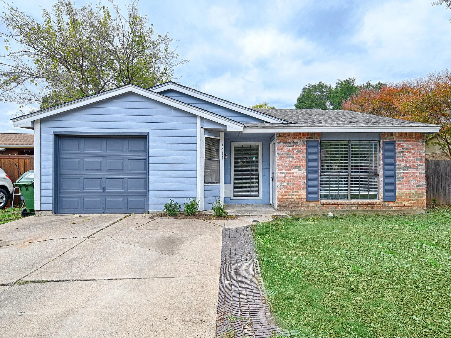 3 bed, 1125 sqft, $1,850 — Photo 1