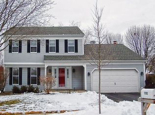 1702 Ronzheimer Ave, St Charles, IL 60174