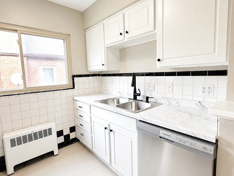 4224 Virginia Ave #4 — Photo 8