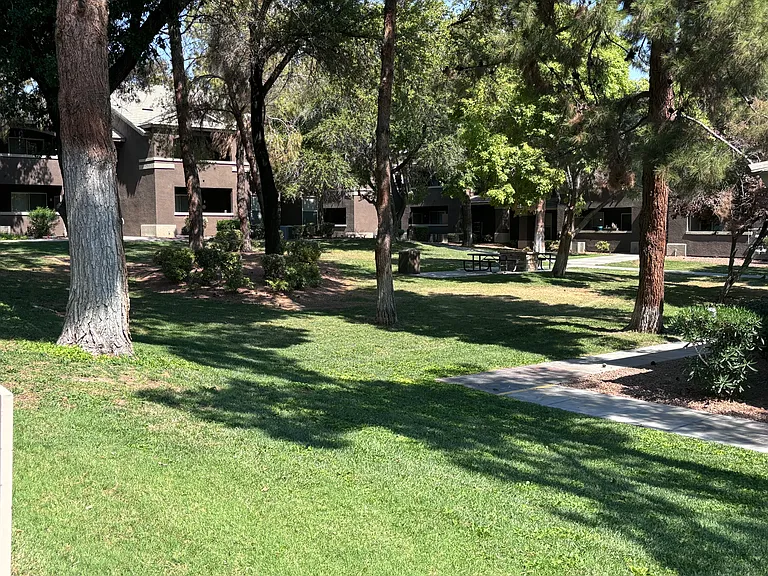 Diamond Sands Apartments — Photo 21