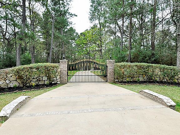 Gated driveway for privacy