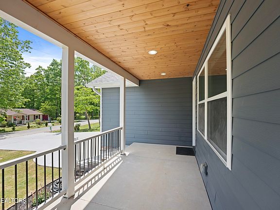 4th image of 114 Britton Ln