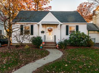 45 Grove Ave, Rochelle Park, NJ 07662