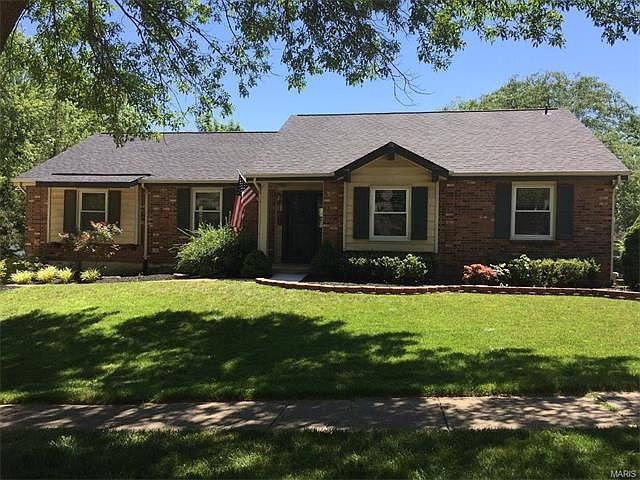 New roof installed 2016!