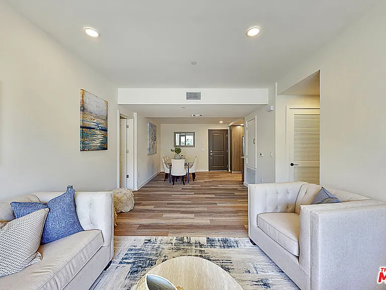 1070 S Bedford St #402 — Photo 3