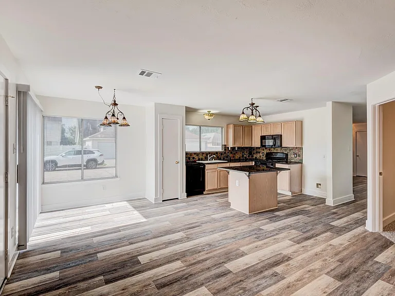 9622 Farrell Dr — Photo 11