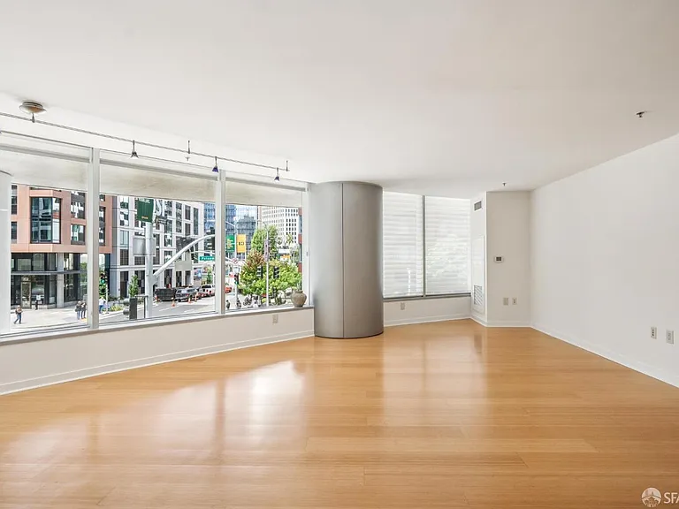 301 Main St #3E — Photo 4