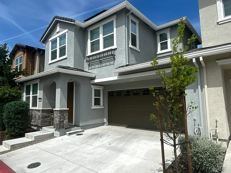 2472 Sweetbay Cir — Photo 1