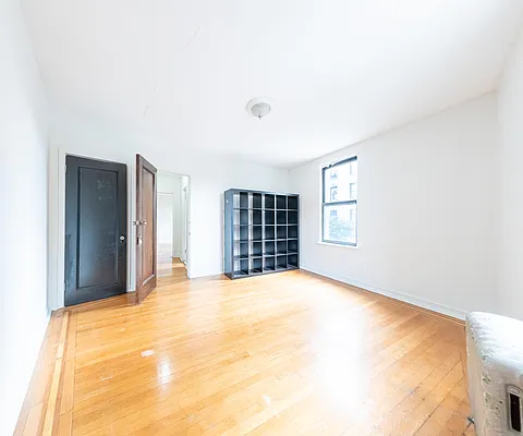 Rented by Julianna Realty Corp | media 3