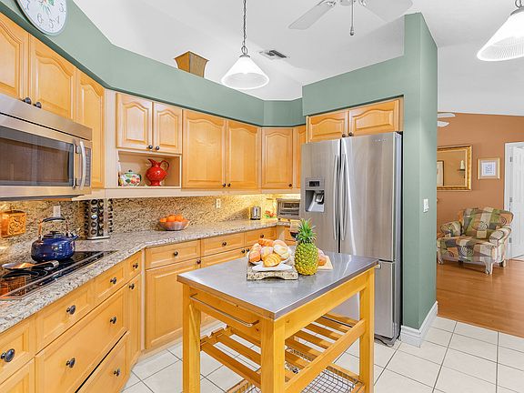 4th image of 8549 S Lake Cir