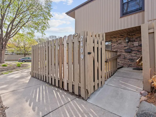 2409 Unity Ave N, Golden Valley, MN 55422