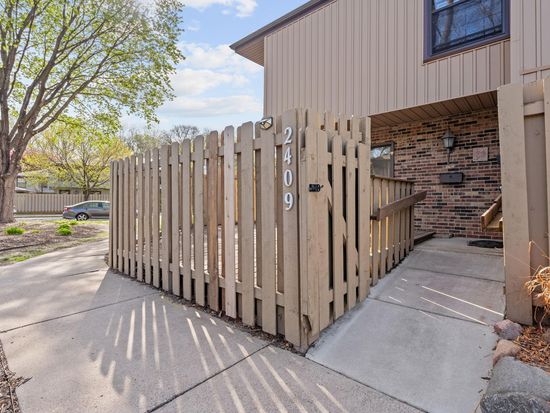2409 Unity Ave N, Golden Valley, MN 55422