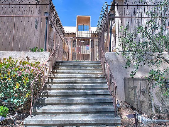 4th image of 1127 E Del Mar Blvd APT 413