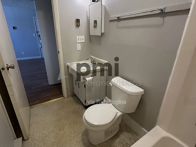24 W Buchanan Ave #16 — Photo 3