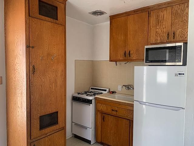 1st image of 12732 Venice Blvd #3