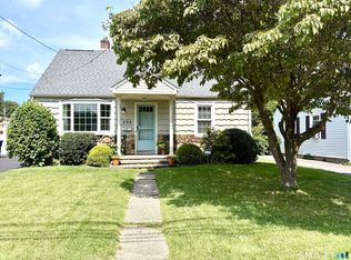294 Burnsford Ave, Bridgeport, CT 06606