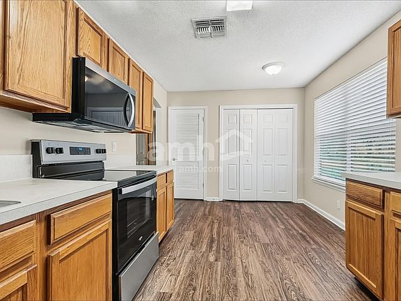 4th image of 11134 Lauren Oak Ln