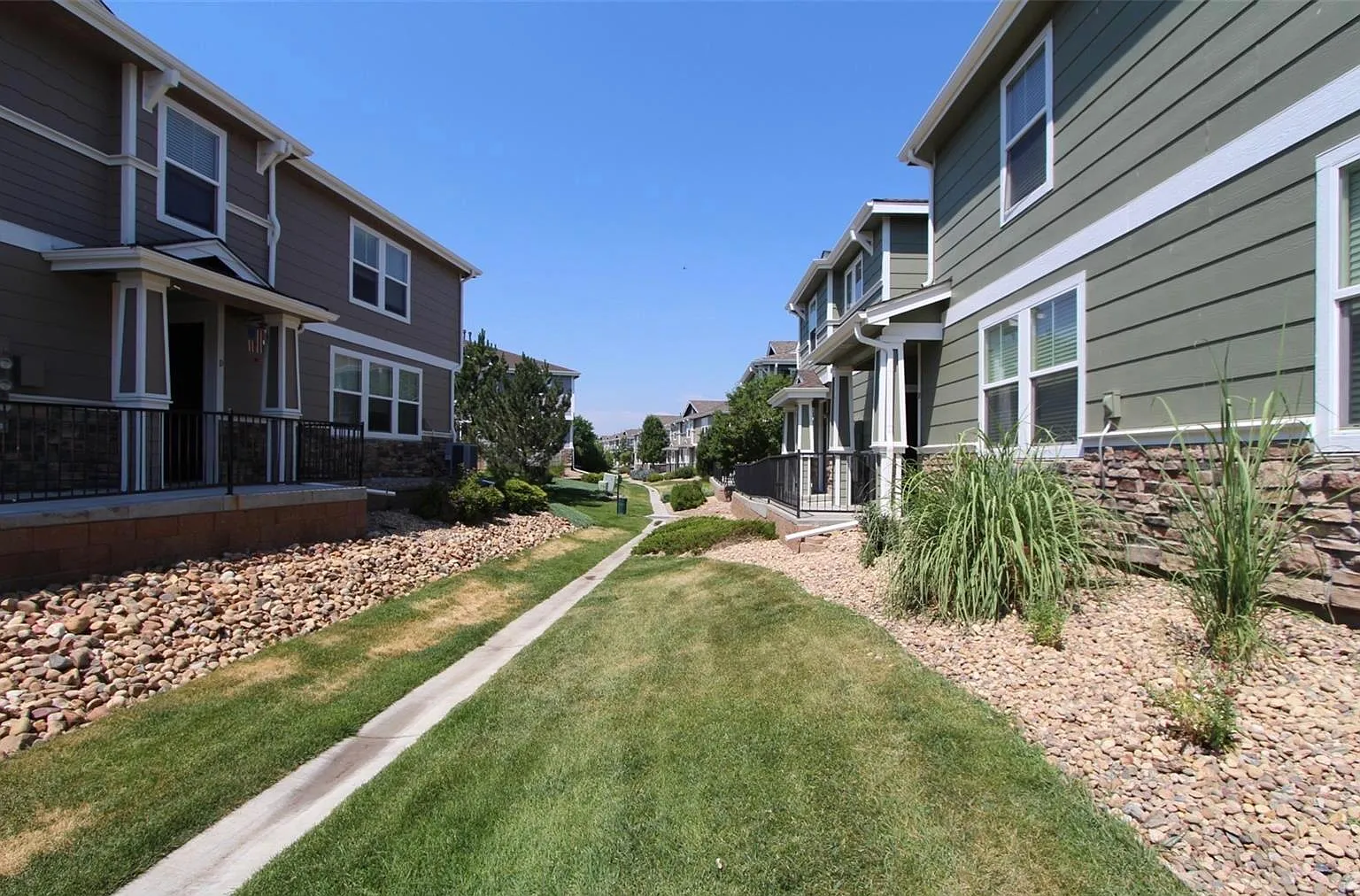 3 bed, 2.5 bath, 1742 sqft, $2,650 — Photo 1