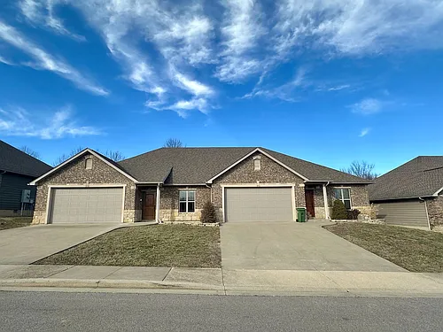 213-215 Pebblestone Ln Photo 1 213-215 Pebblestone Ln Photo 1