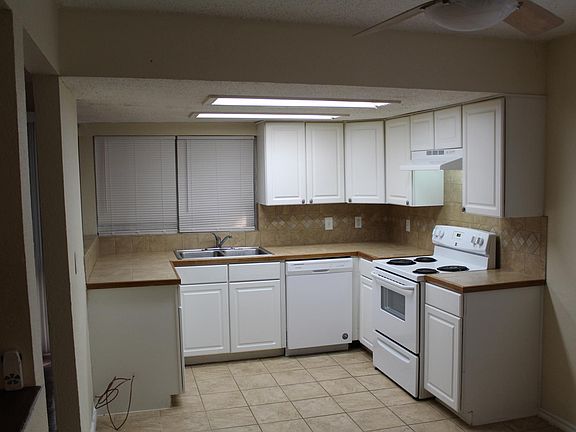 2nd image of 4817 Wildbriar Dr