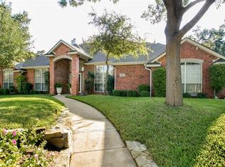 808 Laurel Hills Ct, Cedar Hill, TX 75104