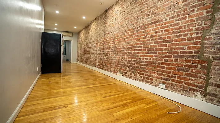 Rented by Nooklyn NYC LLC | media 10
