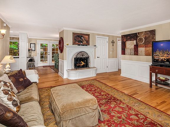 2nd image of 11810 NE 141st St