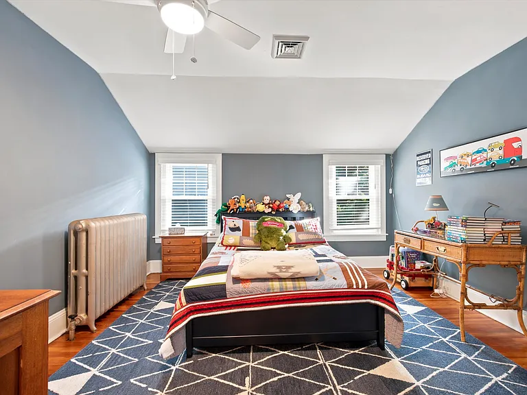 124 Price St — Photo 4