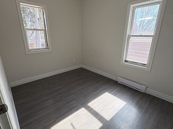 3rd image of 738 Windsor Ave #1