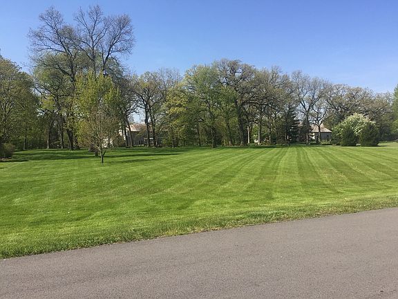 4th image of 35 Oak Creek Dr