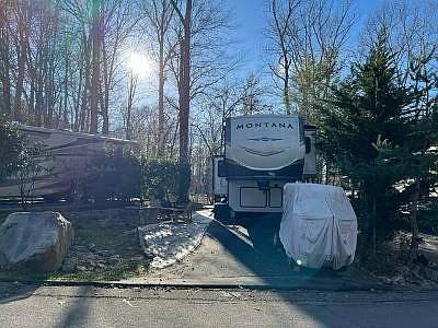 2nd image of 4229 E Pkwy #36