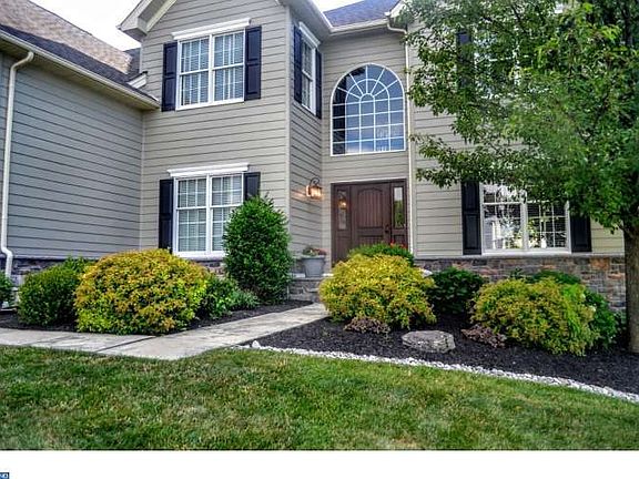 3rd image of 1472 Stock Grange Dr
