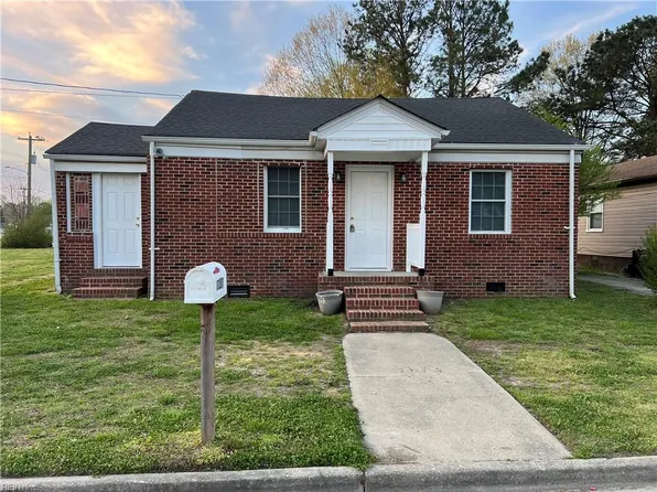 1207 Rosewood Ave, Franklin, VA 23851