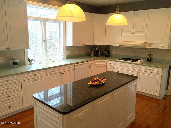 5th image of 6401 Redington Dr SE