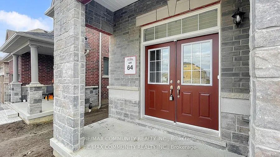 4 bed, $3,000 — Photo 1