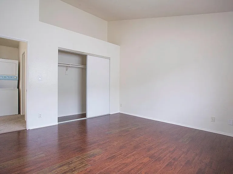 4419 162nd St #8 — Photo 11