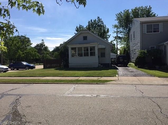 1st image of 1672 Woodhurst Ave