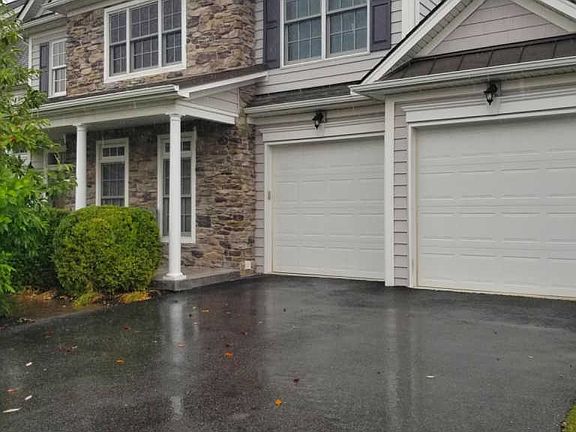 4th image of 19515 Cortland Dr