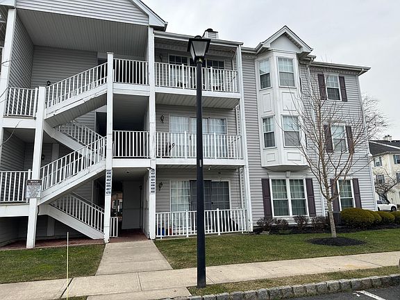 4th image of 498 Witney Ct