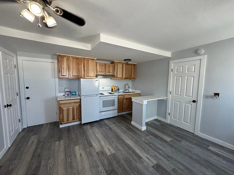 1242 Main St #2