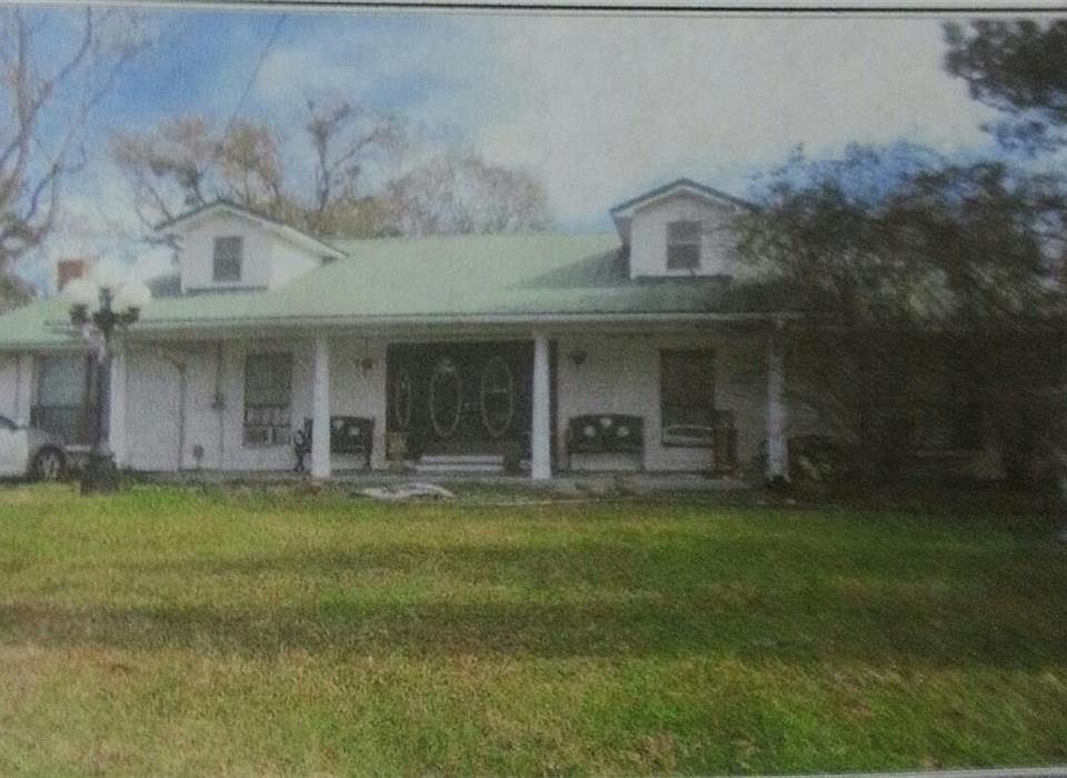 1st image of 424 Laborde Ln